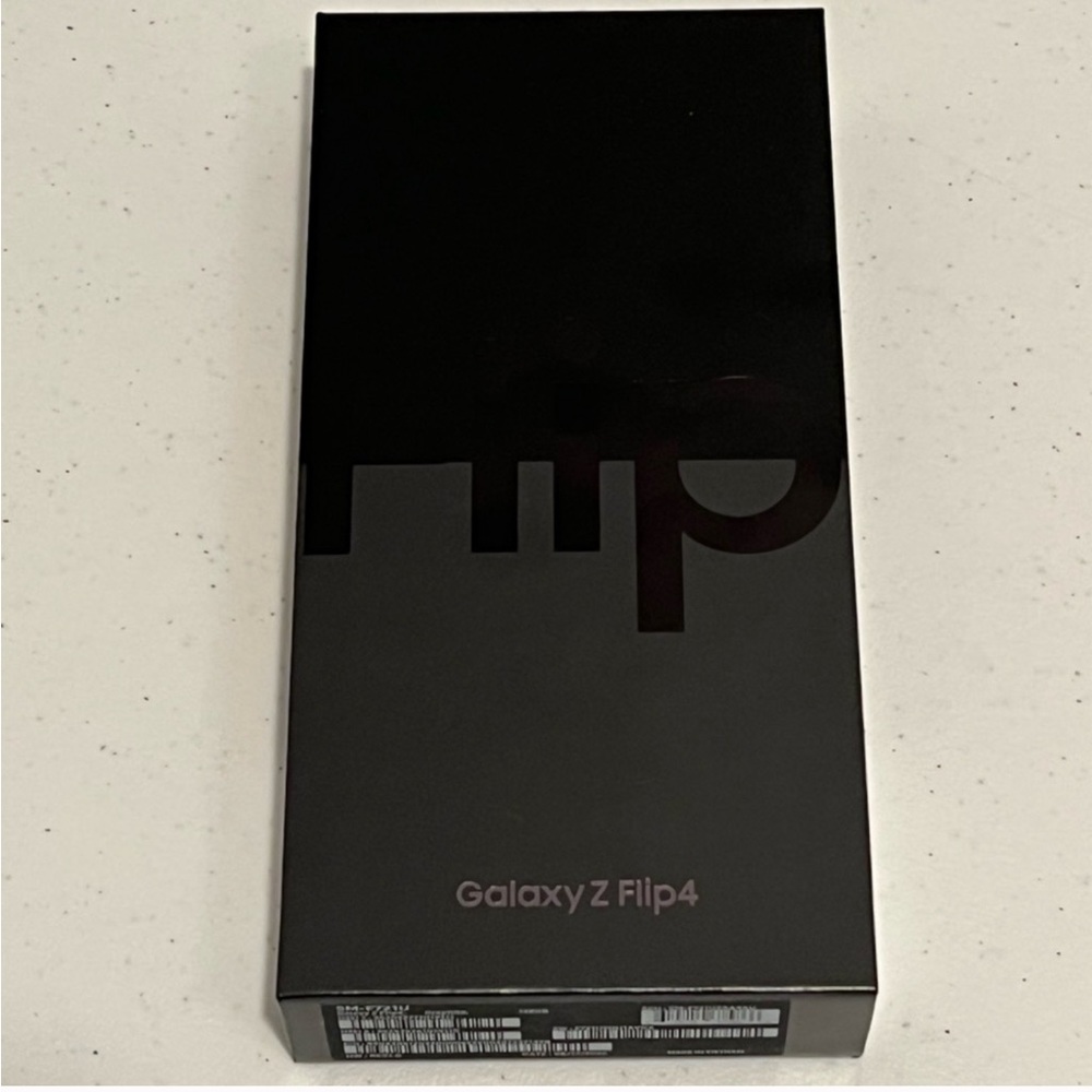 Galaxy flip 4 and google pixel watch